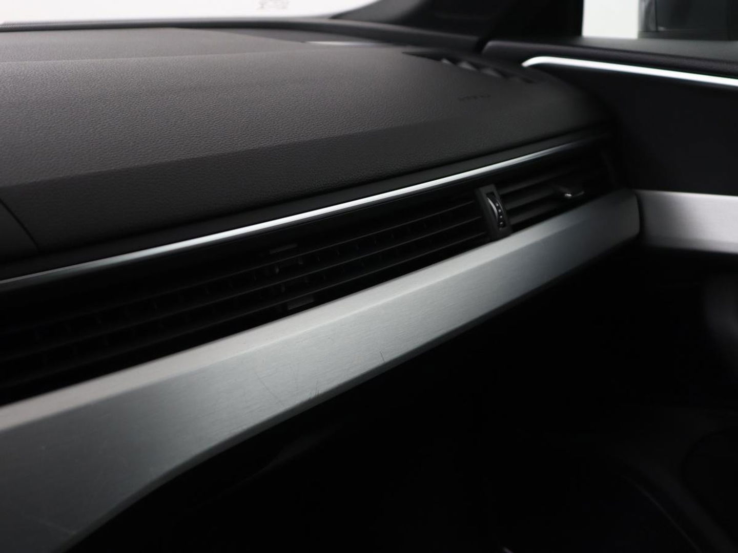 Audi A5 2.0 TFSI S Line | Stoelverwarming | Bang & Olufsen Sound | Sportstoelen | Full LED | Navigatie | Climate control | Cruise control | Half leder | Climate control | Bluetooth | Parkeerhulp