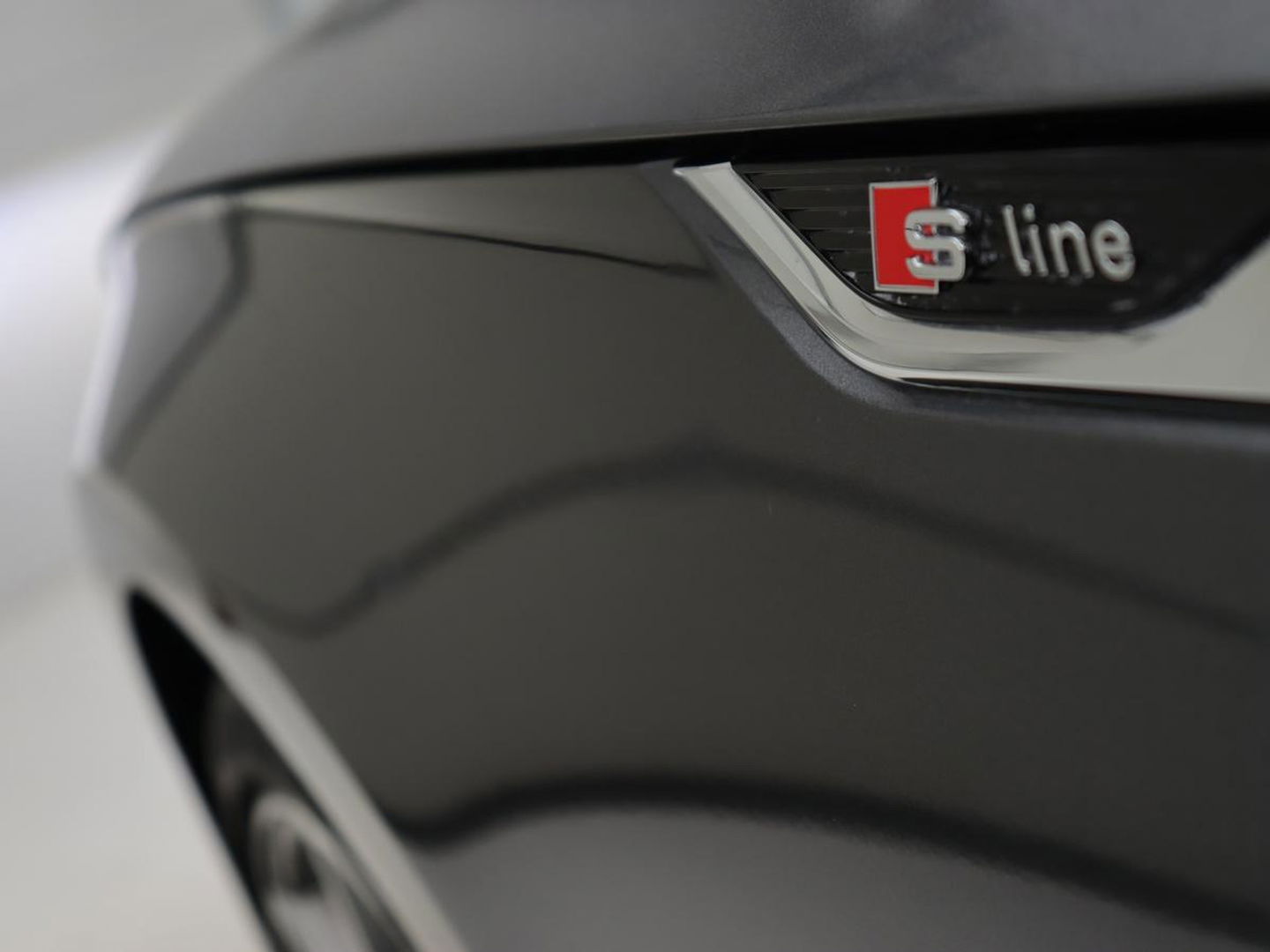 Audi A5 2.0 TFSI S Line | Stoelverwarming | Bang & Olufsen Sound | Sportstoelen | Full LED | Navigatie | Climate control | Cruise control | Half leder | Climate control | Bluetooth | Parkeerhulp