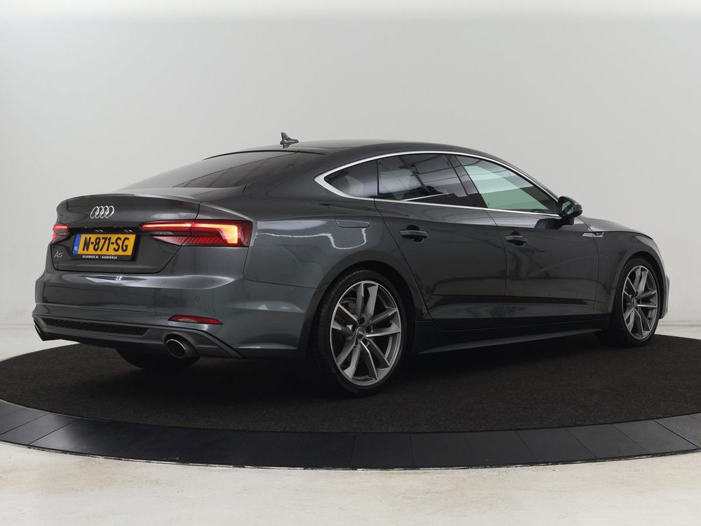 Audi A5 2.0 TFSI S Line | Stoelverwarming | Bang & Olufsen Sound | Sportstoelen | Full LED | Navigatie | Climate control | Cruise control | Half leder | Climate control | Bluetooth | Parkeerhulp