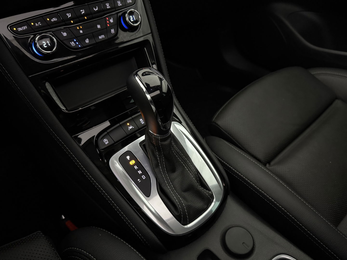 Opel Astra Sports Tourer 1.4 Elegance | Pano | Camera | Carplay | Memory | Massage | Stoel/Stuur verw. | Keyless | Adap. Cruise | NAP