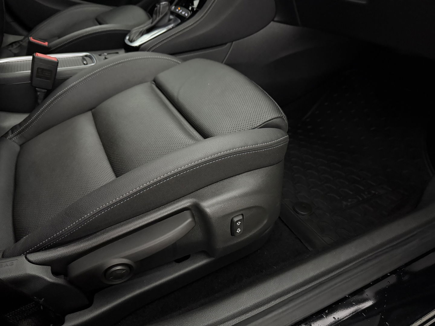 Opel Astra Sports Tourer 1.4 Elegance | Pano | Camera | Carplay | Memory | Massage | Stoel/Stuur verw. | Keyless | Adap. Cruise | NAP