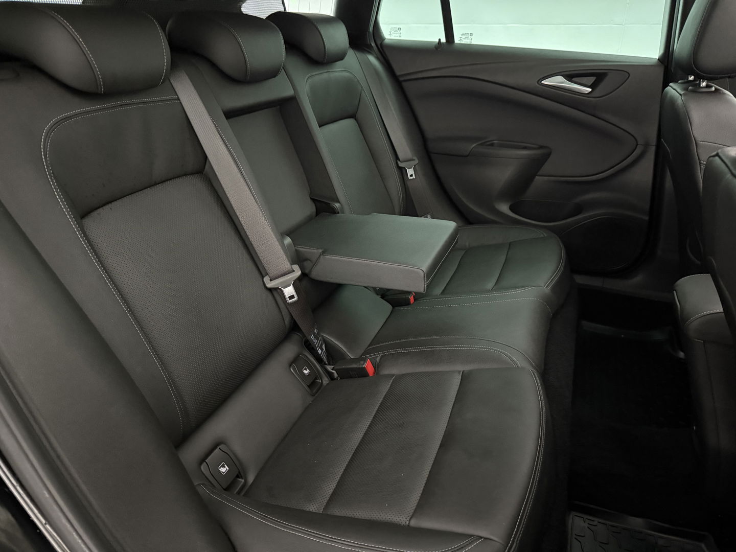 Opel Astra Sports Tourer 1.4 Elegance | Pano | Camera | Carplay | Memory | Massage | Stoel/Stuur verw. | Keyless | Adap. Cruise | NAP