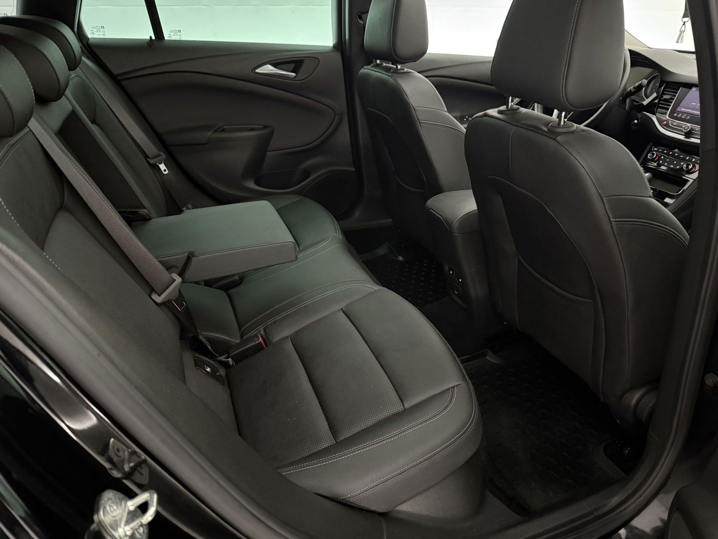 Opel Astra Sports Tourer 1.4 Elegance | Pano | Camera | Carplay | Memory | Massage | Stoel/Stuur verw. | Keyless | Adap. Cruise | NAP