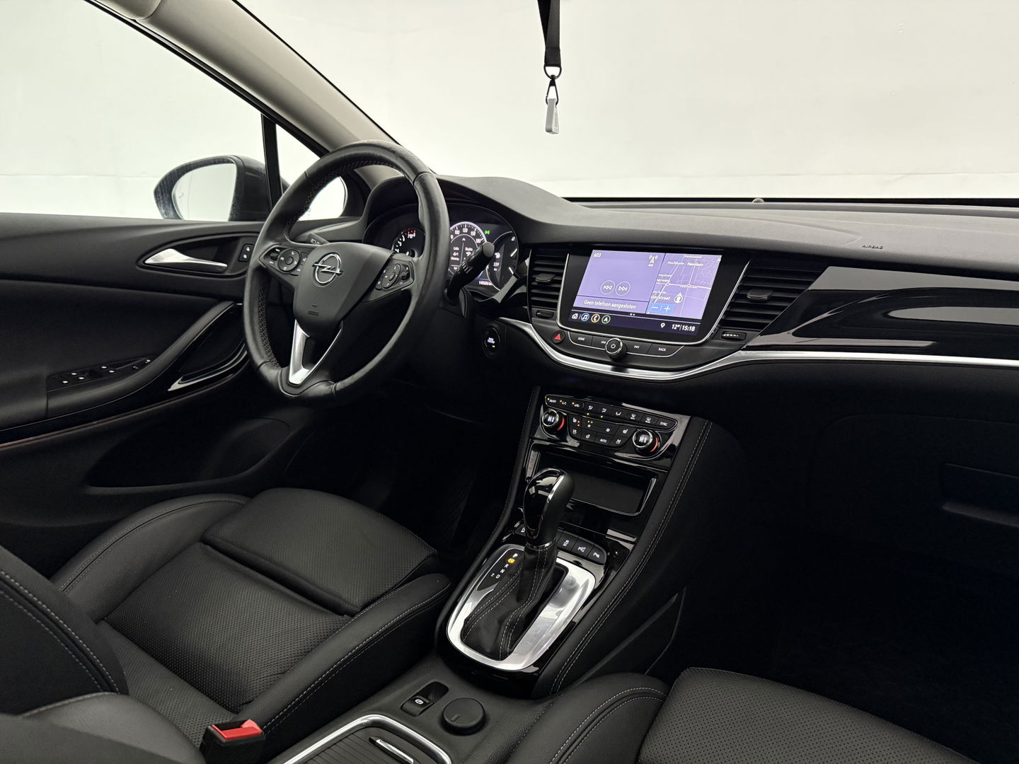 Opel Astra Sports Tourer 1.4 Elegance | Pano | Camera | Carplay | Memory | Massage | Stoel/Stuur verw. | Keyless | Adap. Cruise | NAP