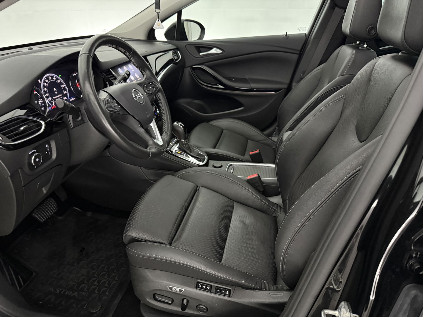 Opel Astra Sports Tourer 1.4 Elegance | Pano | Camera | Carplay | Memory | Massage | Stoel/Stuur verw. | Keyless | Adap. Cruise | NAP