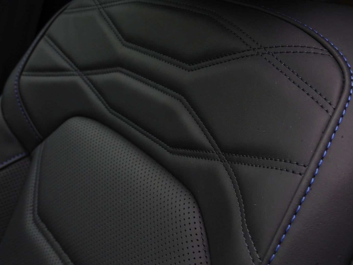 Volkswagen Touareg 3.0 TSi eHybr 462PK 4M R-Line / Highline / 2024 / LED