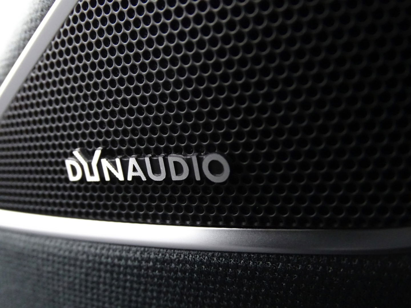 Volkswagen Touareg 3.0 TSi eHybr 462PK 4M R-Line / Highline / 2024 / LED