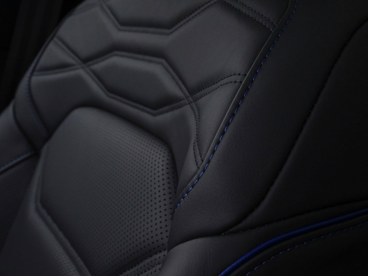 Volkswagen Touareg 3.0 TSi eHybr 462PK 4M R-Line / Highline / 2024 / LED