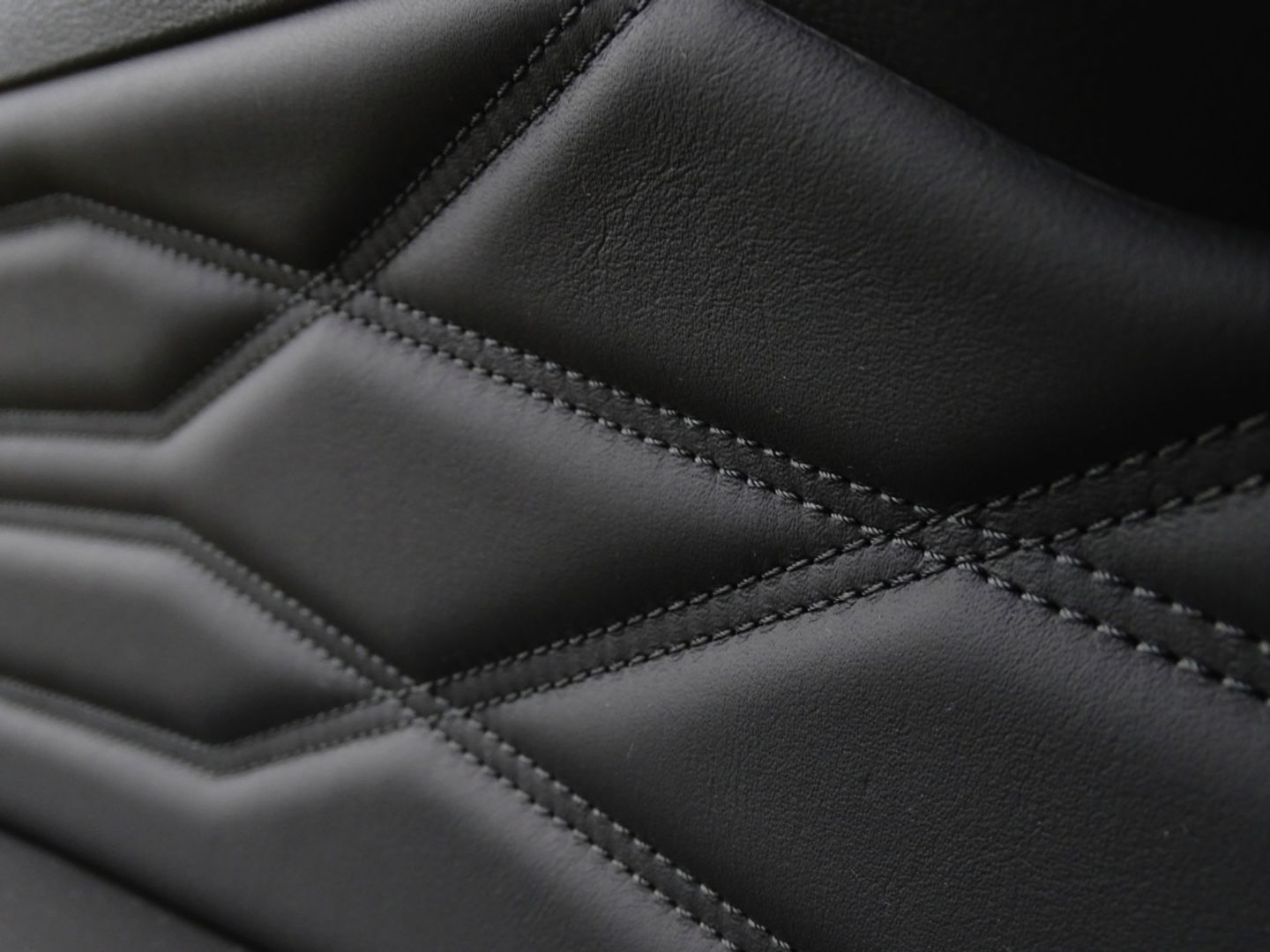 Volkswagen Touareg 3.0 TSi eHybr 462PK 4M R-Line / Highline / 2024 / LED