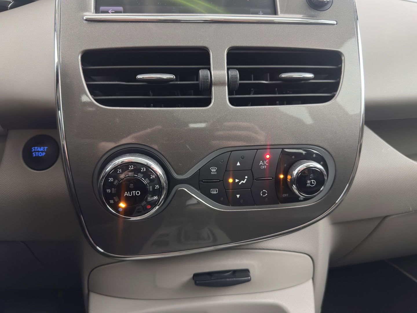 Renault ZOE R90 Bose 41 kWh (Inclusive-Battery) [ 3-Fase ] {SOH-85%} Aut.*LUXURY-LEATHER | BOSE-AUDIO | NAVI-FULLMAP | FULL-LED | DIGI-COCKPIT | CRUISE | ECC | PDC | PRIVACY-GLASS | HEATED-COMFORTSEATS | 16"ALU*