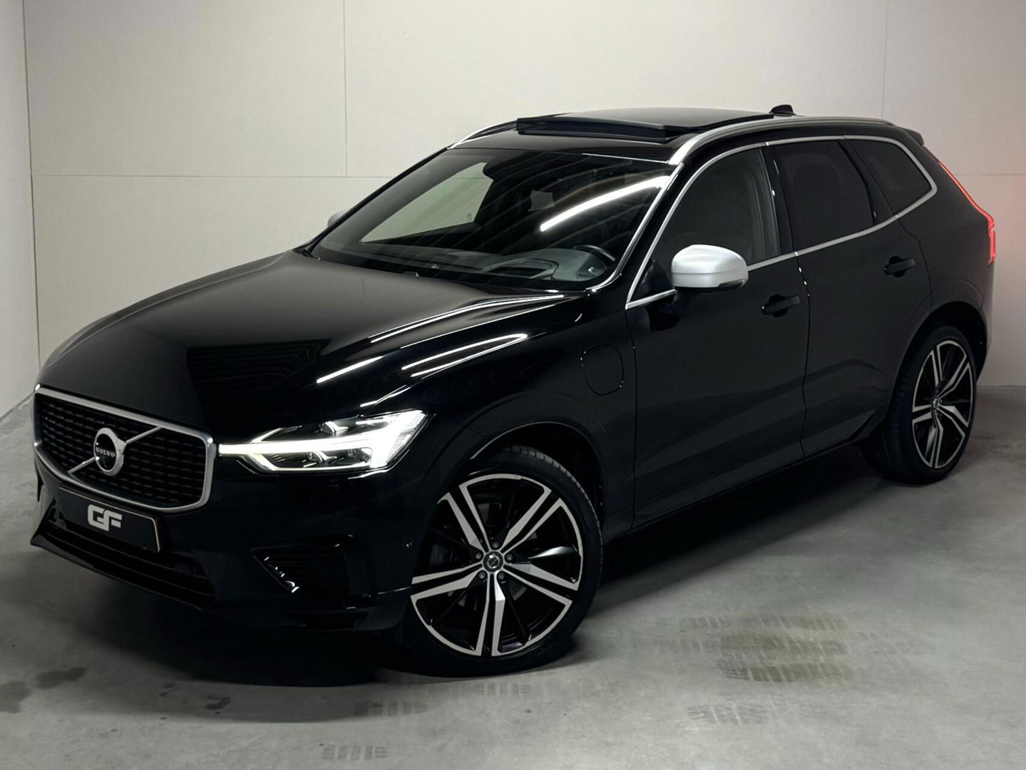 Volvo XC60 2.0 T8 Twin Engine AWD R-Design Luchtv. Pano H/K HUD 360°