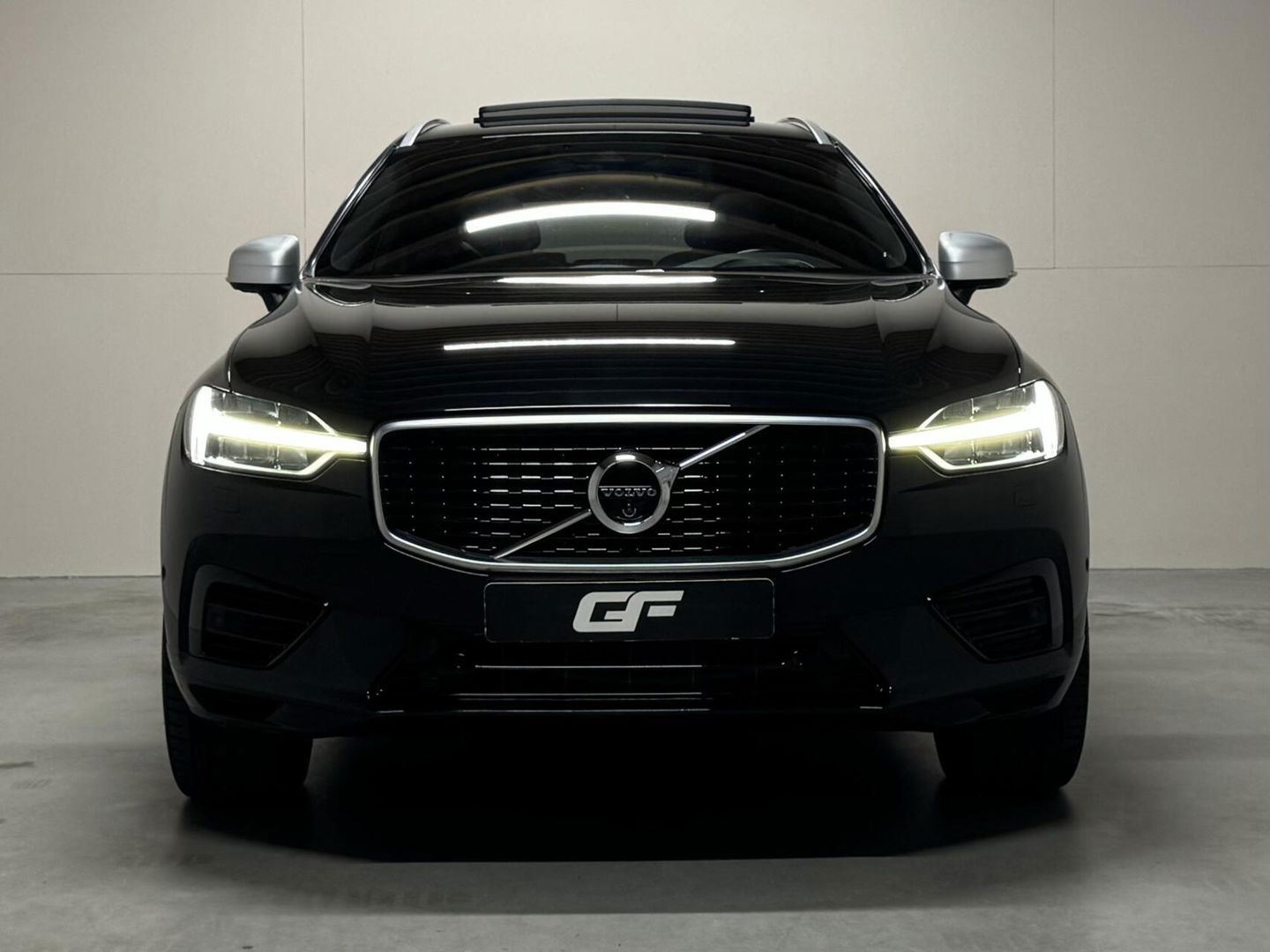 Volvo XC60 2.0 T8 Twin Engine AWD R-Design Luchtv. Pano H/K HUD 360°