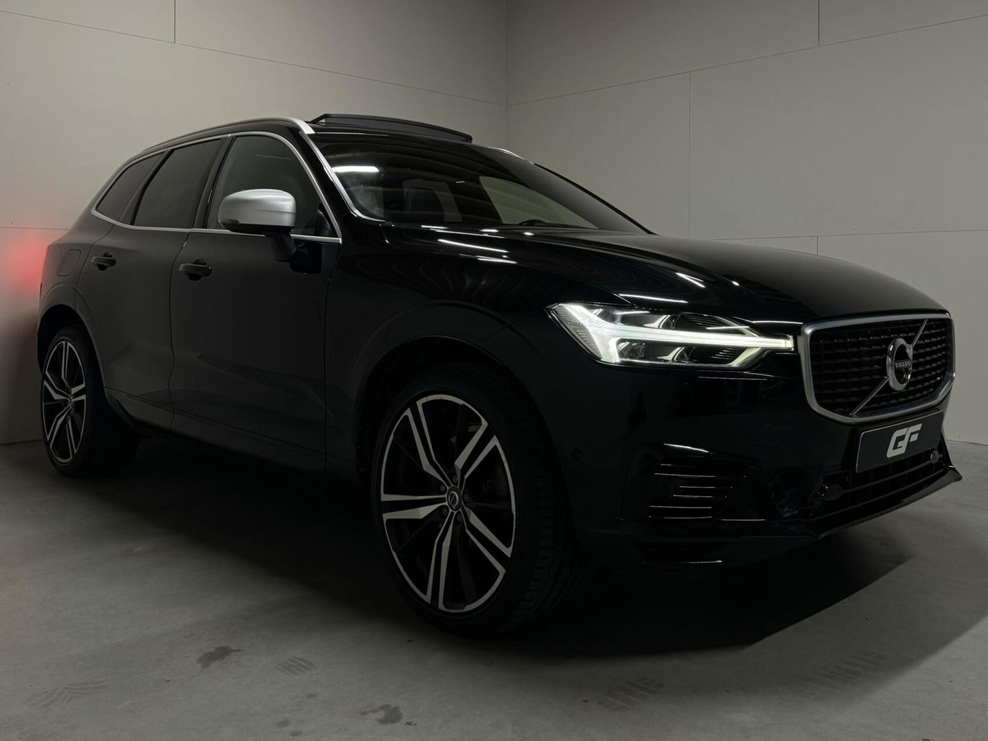Volvo XC60 2.0 T8 Twin Engine AWD R-Design Luchtv. Pano H/K HUD 360°