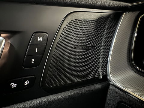 Volvo XC60 2.0 T8 Twin Engine AWD R-Design Luchtv. Pano H/K HUD 360°