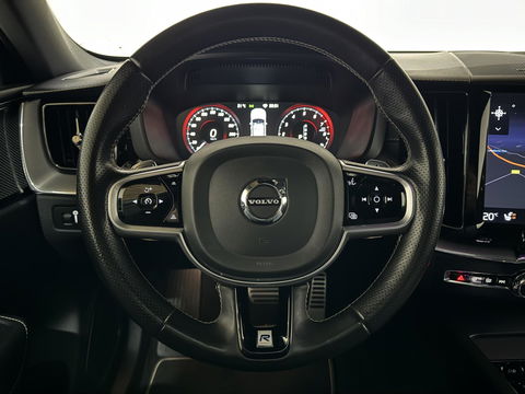 Volvo XC60 2.0 T8 Twin Engine AWD R-Design Luchtv. Pano H/K HUD 360°