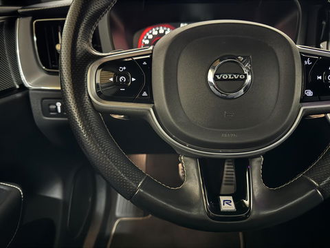 Volvo XC60 2.0 T8 Twin Engine AWD R-Design Luchtv. Pano H/K HUD 360°