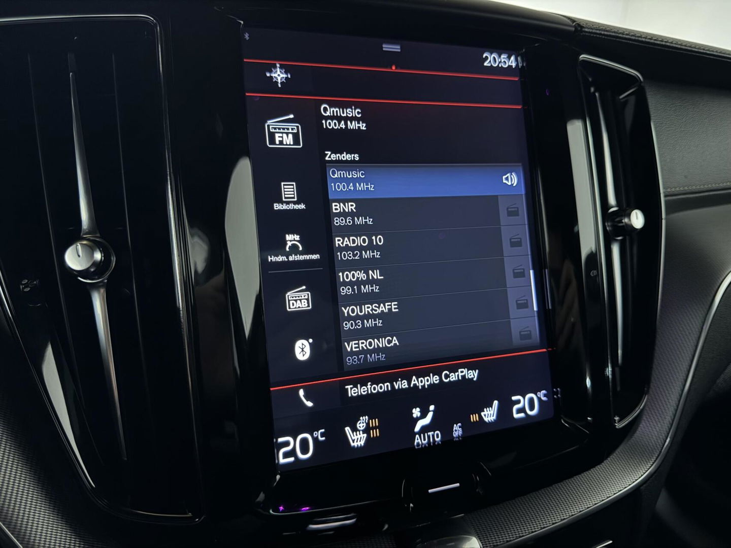 Volvo XC60 2.0 T8 Twin Engine AWD R-Design Luchtv. Pano H/K HUD 360°