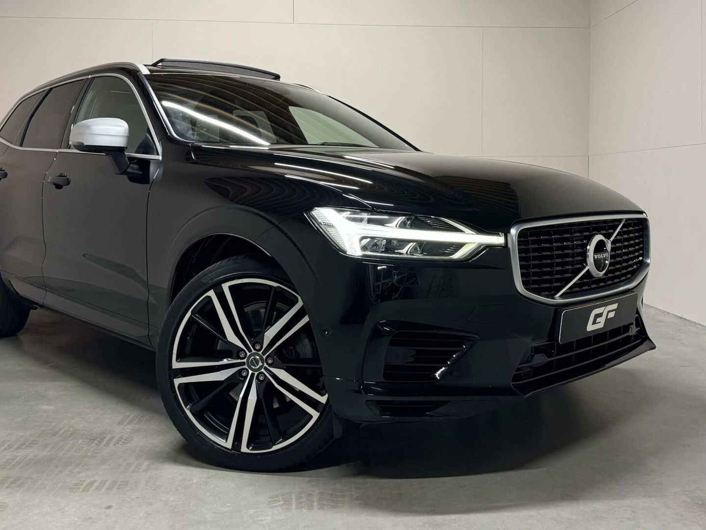 Volvo XC60 2.0 T8 Twin Engine AWD R-Design Luchtv. Pano H/K HUD 360°
