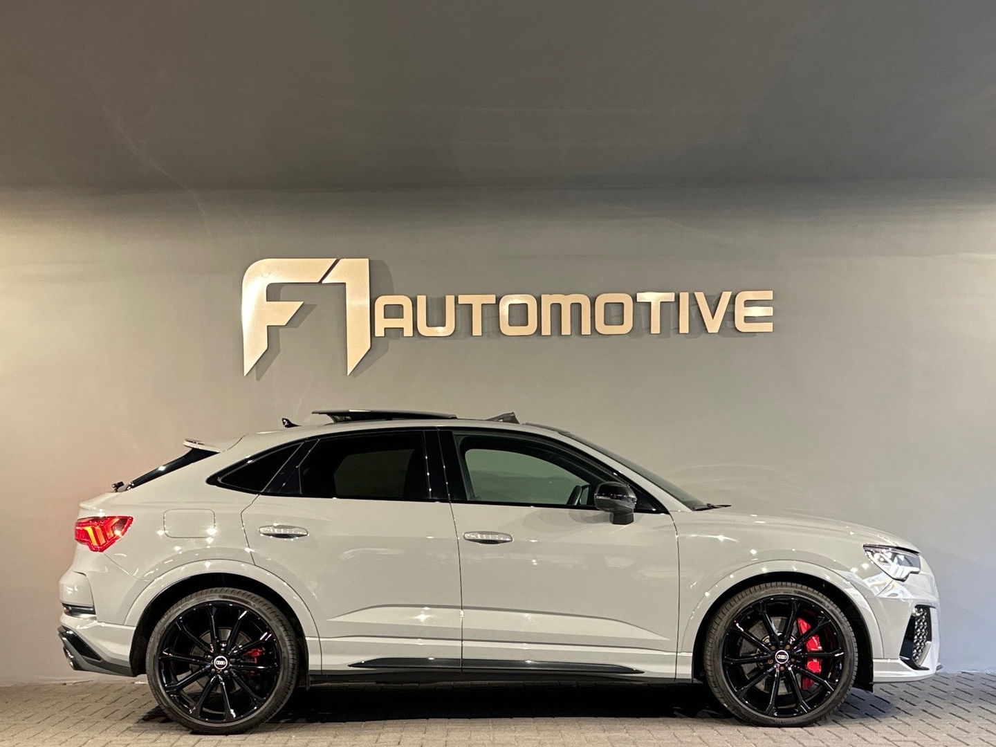 Audi RSQ3 Sportback 2.5 TFSI Quattro Pano|B&O|Keyles|Trekhaak