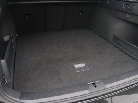 Volkswagen Passat 1.4 TSI PHEV GTE | Stoelverwarming | Adaptive cruise | Carplay | Navigatie | 18'' | Matrix LED | Parkeerhulp | Bluetooth | Plug In