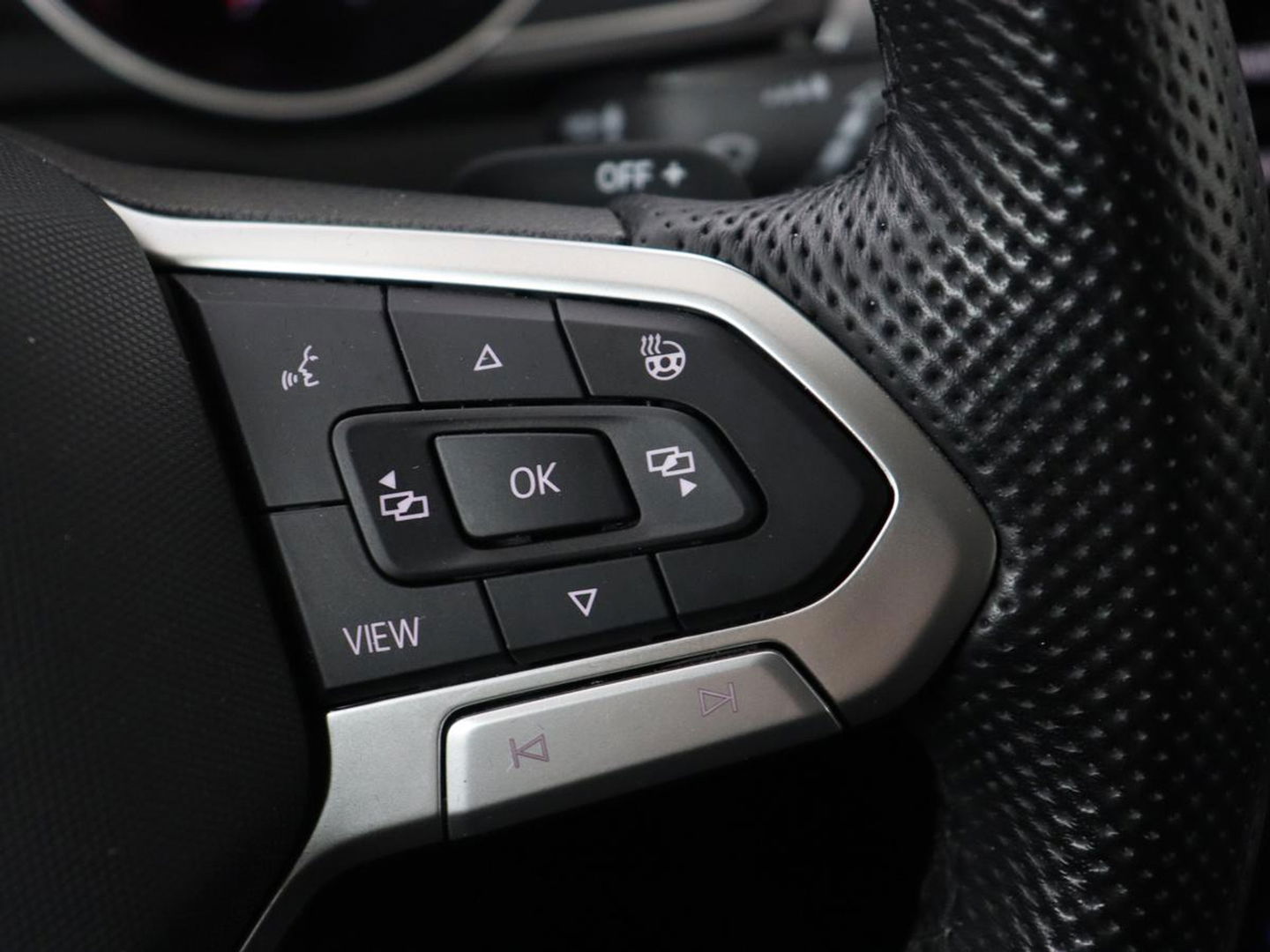 Volkswagen Passat 1.4 TSI PHEV GTE | Stoelverwarming | Adaptive cruise | Carplay | Navigatie | 18'' | Matrix LED | Parkeerhulp | Bluetooth | Plug In