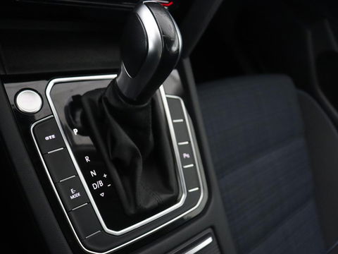 Volkswagen Passat 1.4 TSI PHEV GTE | Stoelverwarming | Adaptive cruise | Carplay | Navigatie | 18'' | Matrix LED | Parkeerhulp | Bluetooth | Plug In