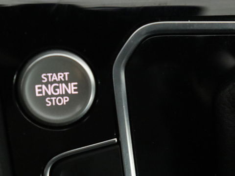 Volkswagen Passat 1.4 TSI PHEV GTE | Stoelverwarming | Adaptive cruise | Carplay | Navigatie | 18'' | Matrix LED | Parkeerhulp | Bluetooth | Plug In