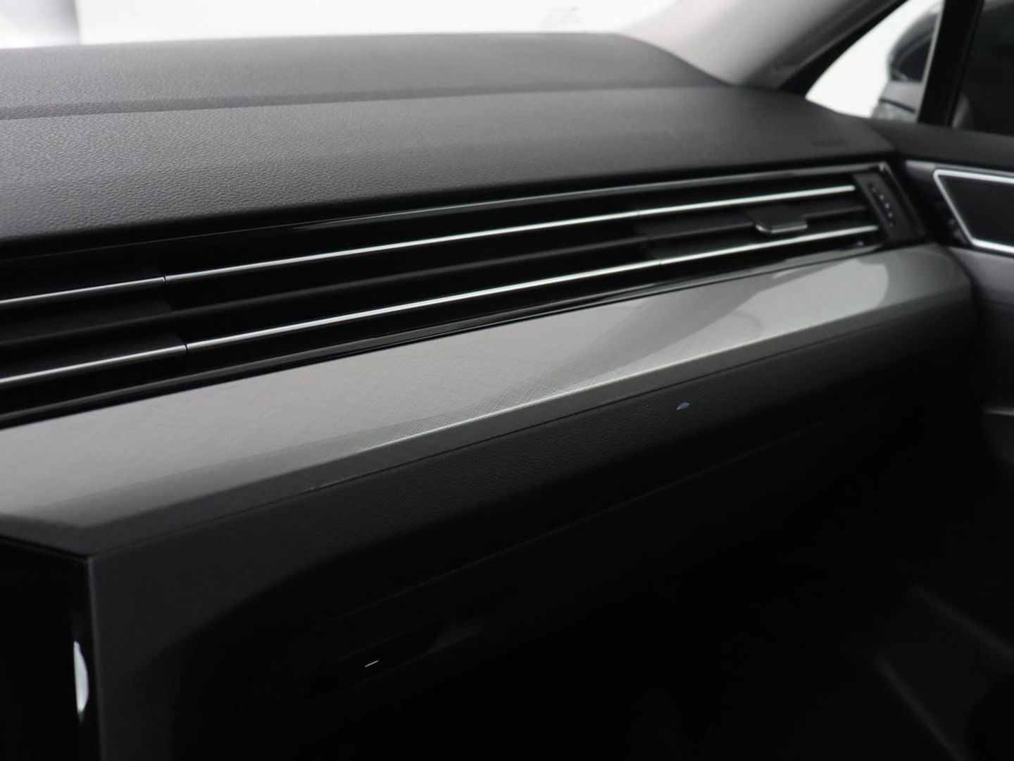 Volkswagen Passat 1.4 TSI PHEV GTE | Stoelverwarming | Adaptive cruise | Carplay | Navigatie | 18'' | Matrix LED | Parkeerhulp | Bluetooth | Plug In