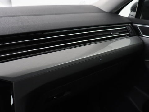 Volkswagen Passat 1.4 TSI PHEV GTE | Stoelverwarming | Adaptive cruise | Carplay | Navigatie | 18'' | Matrix LED | Parkeerhulp | Bluetooth | Plug In