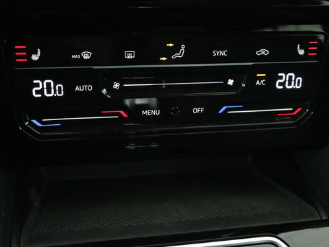 Volkswagen Passat 1.4 TSI PHEV GTE | Stoelverwarming | Adaptive cruise | Carplay | Navigatie | 18'' | Matrix LED | Parkeerhulp | Bluetooth | Plug In