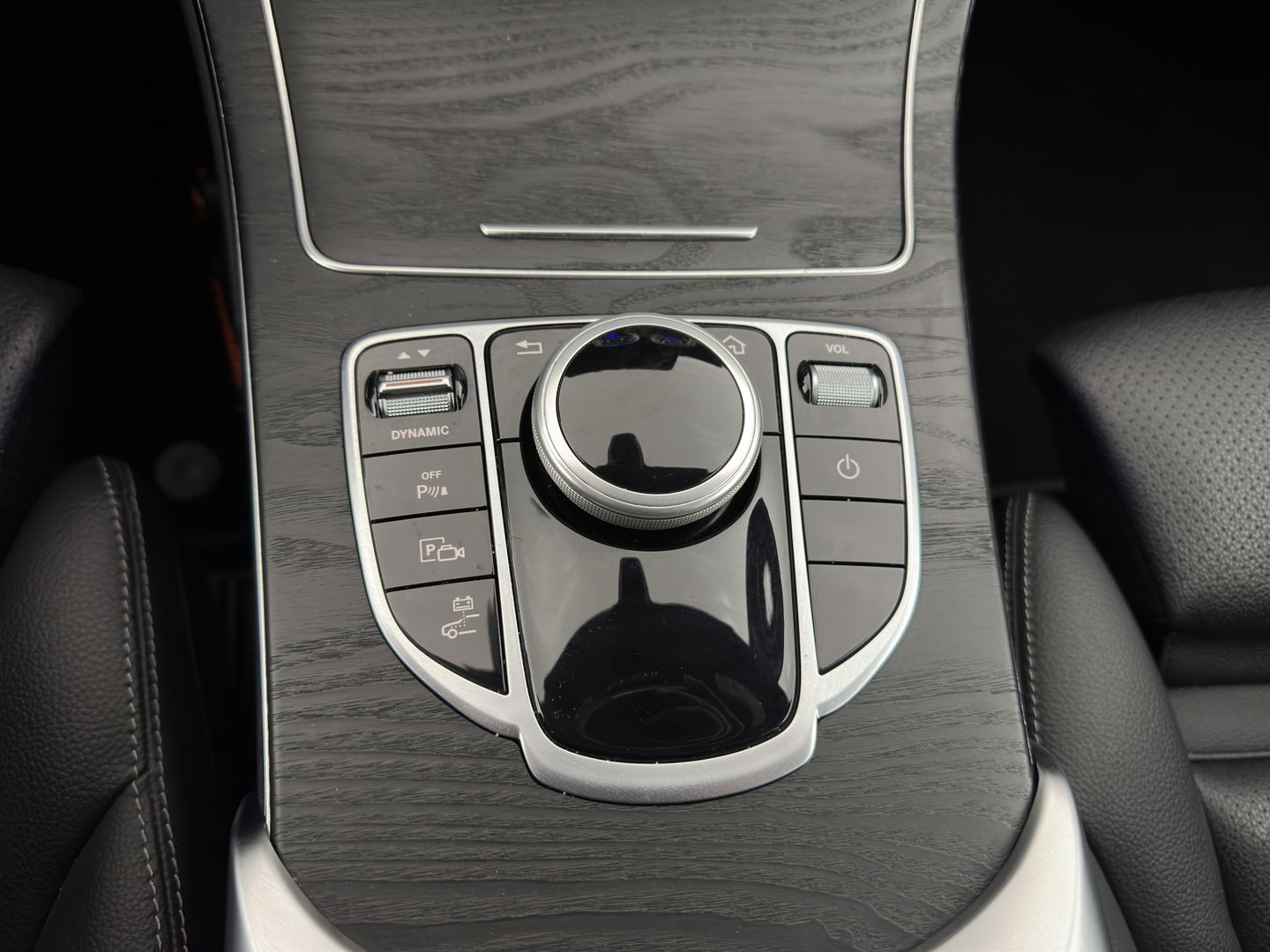 Mercedes-Benz C-Klasse 300 e AMG-Limited Business Solution ( Plug-In ) (INCL-BTW) *FULL-LEATHER | FULL-LED | BURMESTER | AMBIENT-LIGHT | BLIND-SPOT | HEATED-SPORTSEATS | DIGI-COCKPIT | NAVI-FULLMAP | CAMERA | DAB+ | PRIVACY-GLASS | 18''ALU*