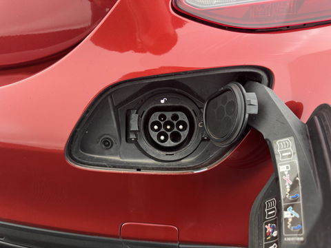 Mercedes-Benz C-Klasse 300 e AMG-Limited Business Solution ( Plug-In ) (INCL-BTW) *FULL-LEATHER | FULL-LED | BURMESTER | AMBIENT-LIGHT | BLIND-SPOT | HEATED-SPORTSEATS | DIGI-COCKPIT | NAVI-FULLMAP | CAMERA | DAB+ | PRIVACY-GLASS | 18''ALU*