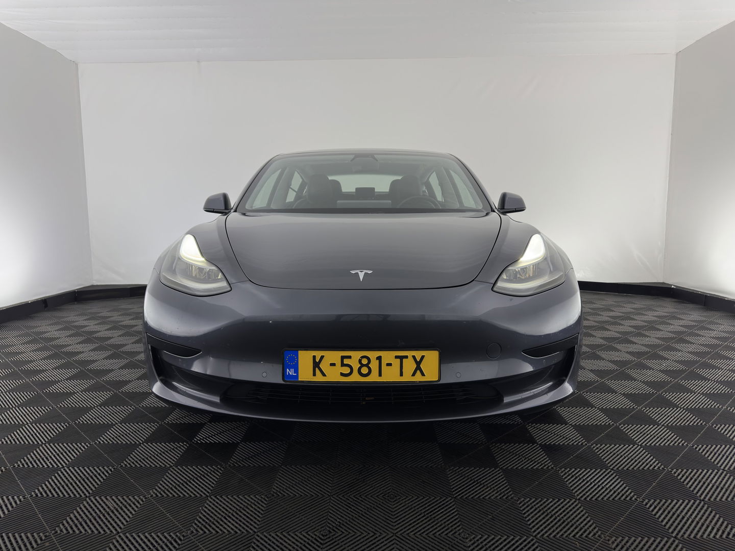 Tesla Model 3 Standard RWD Plus 60 kWh [ 3-Fase ] (INCL-BTW) Aut. *PANO | AUTO-PILOT | LEATHER | KEYLESS | FULL-LED | MEMORY-PACK | TOP-VIEW | DAB | CARPLAY | DIGI-COCKPIT | LANE-ASSIST | COMFORT-SEATS | 18"ALU*
