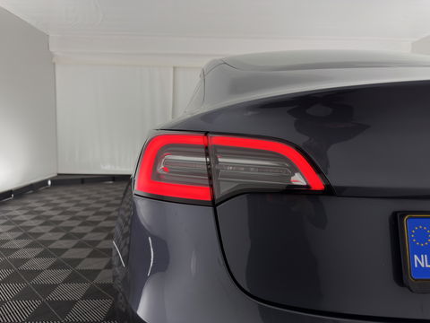 Tesla Model 3 Standard RWD Plus 60 kWh [ 3-Fase ] (INCL-BTW) Aut. *PANO | AUTO-PILOT | LEATHER | KEYLESS | FULL-LED | MEMORY-PACK | TOP-VIEW | DAB | CARPLAY | DIGI-COCKPIT | LANE-ASSIST | COMFORT-SEATS | 18"ALU*