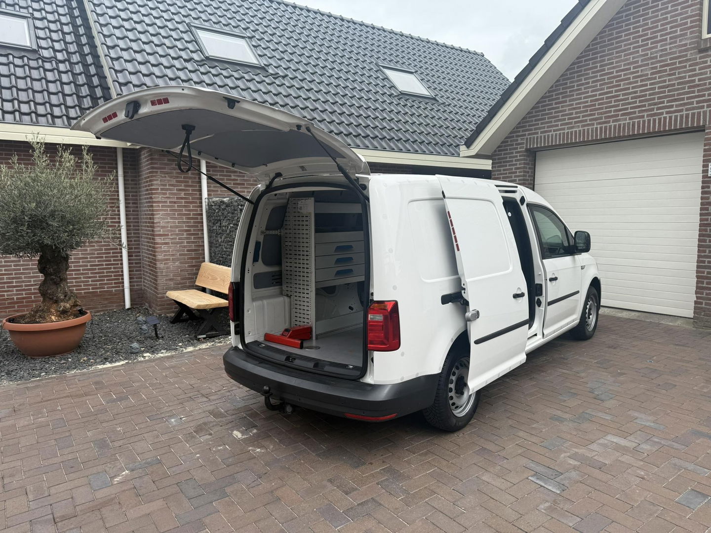 Volkswagen Caddy 2.0 TDI L2H1 Maxi Highline Sortimo serviceauto