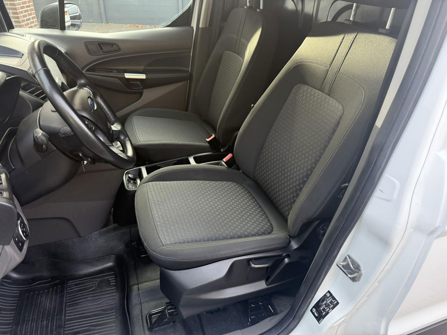 Ford Transit Connect 1.5 EcoBlue L2 47222 km apk nap airco cruise