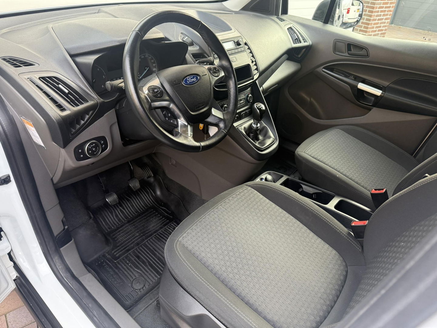 Ford Transit Connect 1.5 EcoBlue L2 47222 km apk nap airco cruise