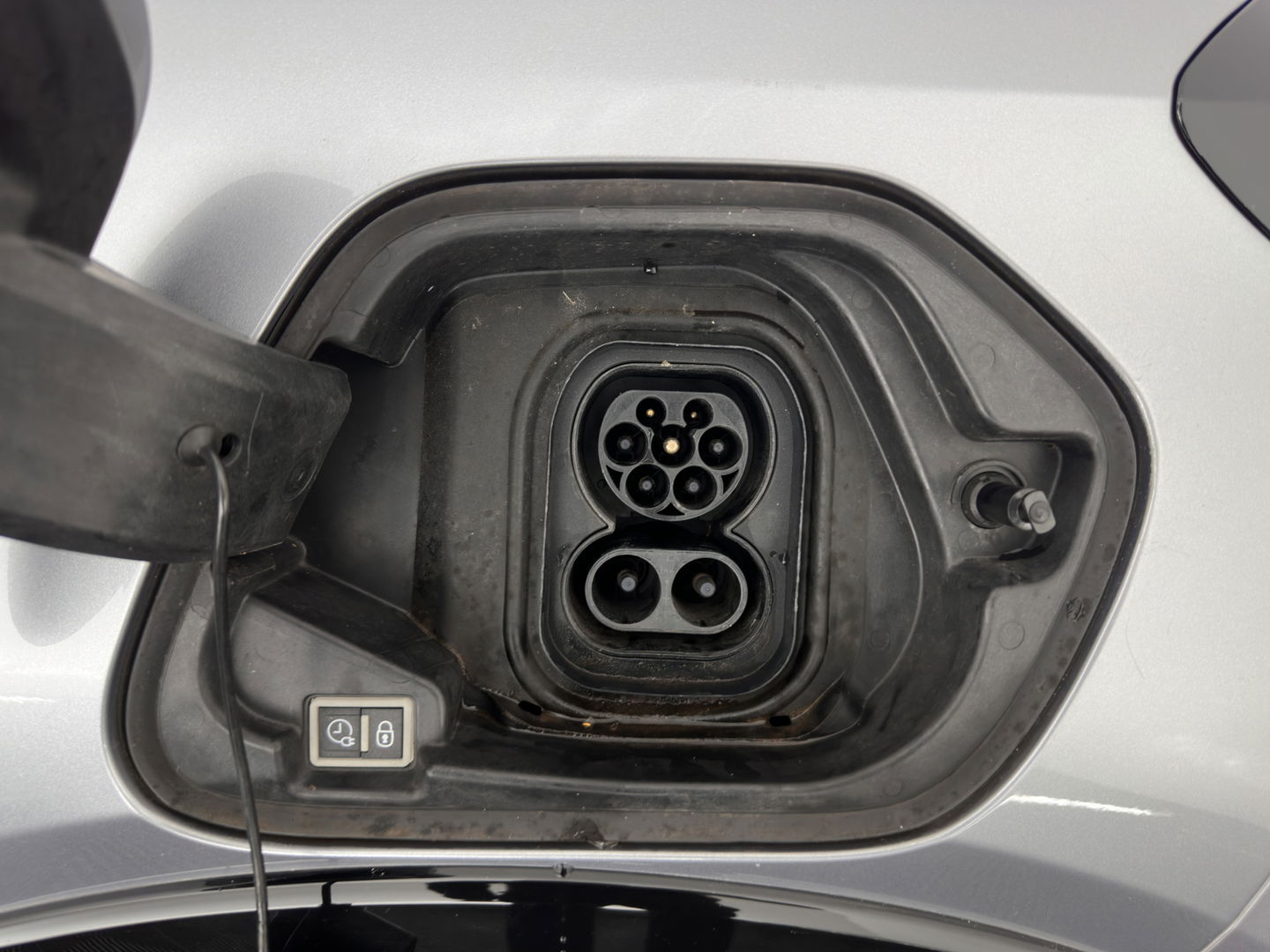 Peugeot e-208 EV GT Pack 50 kWh [ 3-Fase ] {SOH-89%} (INCL-BTW) *FULL-LED | DIGI-COCKPIT | BLINDSPOT | CAMERA | LEATHER-ALCANTARA | AMBIENT-LIGHT | NAVI-FULLMAP | LANE-ASSIST | KEYLESS | DAB | CCS-FASTLOADER | HEATED-SPORTSEATS | 17"ALU*