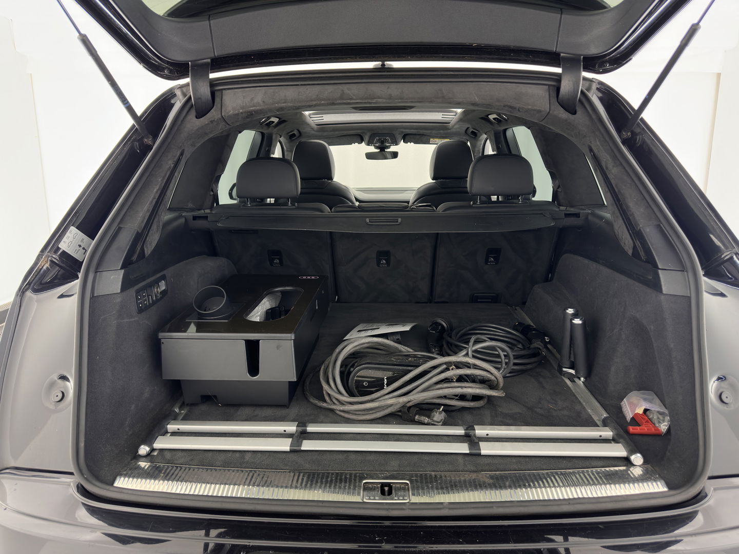 Audi Q7 3.0 TDI e-tron Quattro Premium (Plug-in) Aut. *PANO | HEAD-UP | NIGHT-VISION | LEATHER | AIR-SUSPENSION |  MATRIX-LED | TOP-VIEW | DIGI-COCKPIT | ADAPTIVE-CRUISE | BLIND-SPOT | AMBIENT-LIGHT |  VENTILATED-SEATS | NAVI-FULLMAP | ...