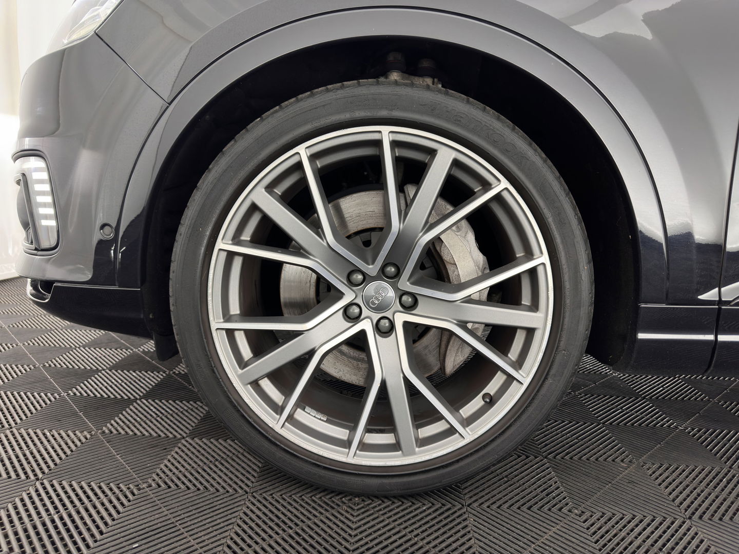 Audi Q7 3.0 TDI e-tron Quattro Premium (Plug-in) Aut. *PANO | HEAD-UP | NIGHT-VISION | LEATHER | AIR-SUSPENSION |  MATRIX-LED | TOP-VIEW | DIGI-COCKPIT | ADAPTIVE-CRUISE | BLIND-SPOT | AMBIENT-LIGHT |  VENTILATED-SEATS | NAVI-FULLMAP | ...