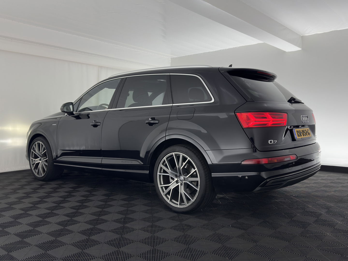 Audi Q7 3.0 TDI e-tron Quattro Premium (Plug-in) Aut. *PANO | HEAD-UP | NIGHT-VISION | LEATHER | AIR-SUSPENSION |  MATRIX-LED | TOP-VIEW | DIGI-COCKPIT | ADAPTIVE-CRUISE | BLIND-SPOT | AMBIENT-LIGHT |  VENTILATED-SEATS | NAVI-FULLMAP | ...