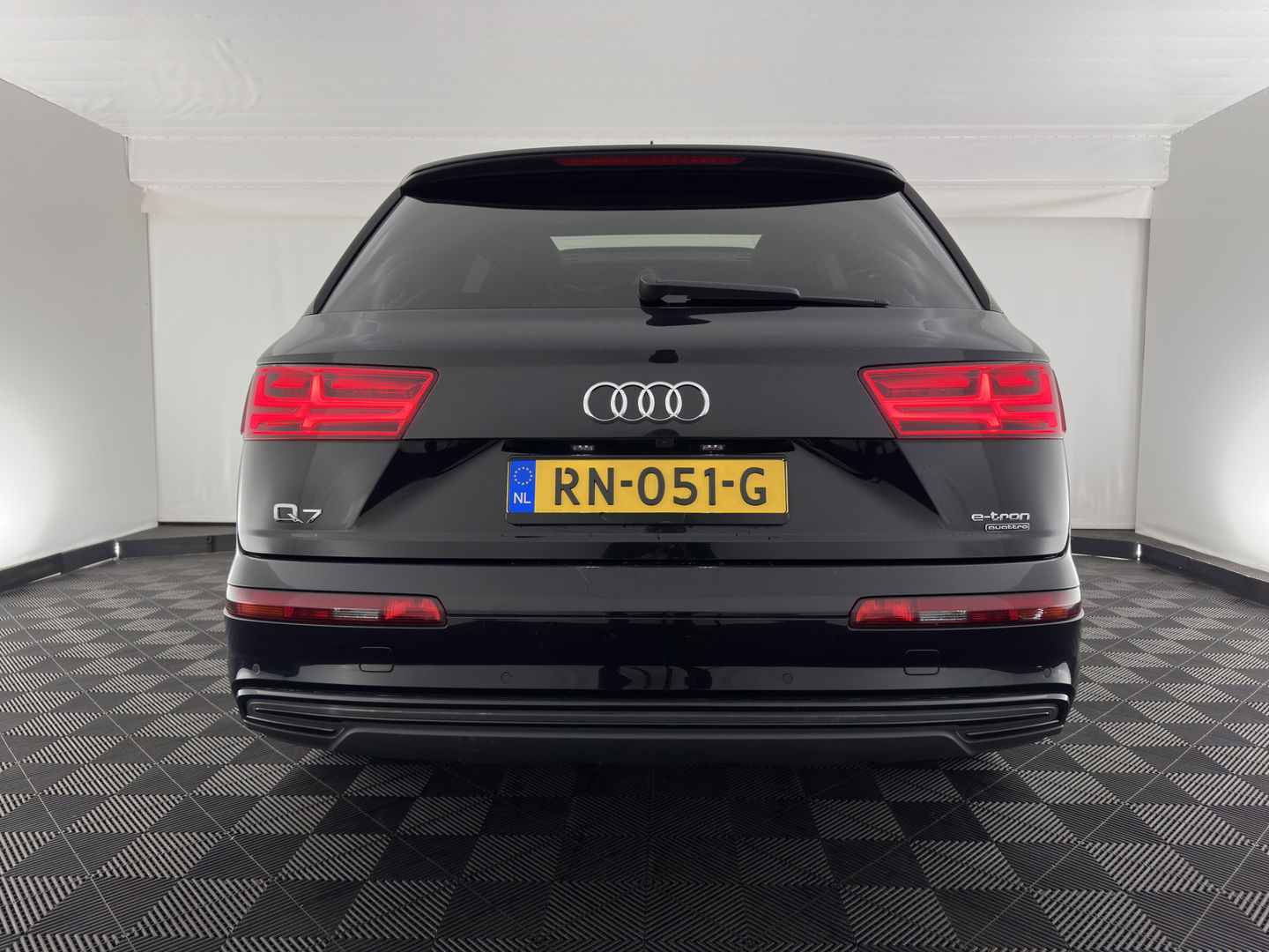 Audi Q7 3.0 TDI e-tron Quattro Premium (Plug-in) Aut. *PANO | HEAD-UP | NIGHT-VISION | LEATHER | AIR-SUSPENSION |  MATRIX-LED | TOP-VIEW | DIGI-COCKPIT | ADAPTIVE-CRUISE | BLIND-SPOT | AMBIENT-LIGHT |  VENTILATED-SEATS | NAVI-FULLMAP | ...