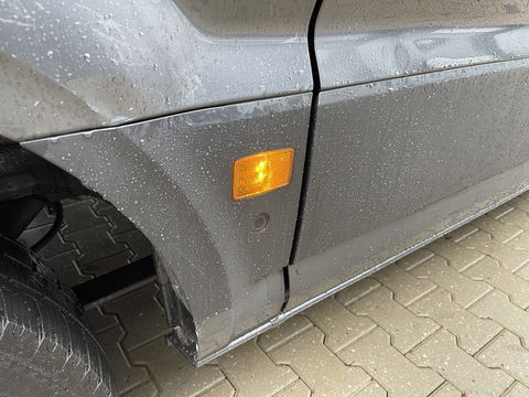 Volkswagen Crafter 35 2.0 TDI 140pk automaat L3H3 ( voorheen L2H2 ) Trendline / vaste prijs rijklaar € 16.950 ex btw / lease vanaf € 285 / grijs metallic / airco / cruise / pdc rondom / trekhaak / imperial