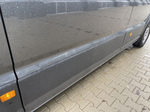 Volkswagen Crafter 35 2.0 TDI 140pk automaat L3H3 ( voorheen L2H2 ) Trendline / vaste prijs rijklaar € 16.950 ex btw / lease vanaf € 285 / grijs metallic / airco / cruise / pdc rondom / trekhaak / imperial