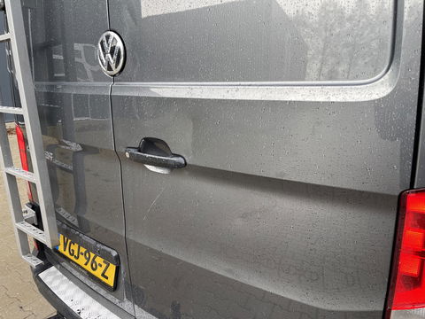 Volkswagen Crafter 35 2.0 TDI 140pk automaat L3H3 ( voorheen L2H2 ) Trendline / vaste prijs rijklaar € 16.950 ex btw / lease vanaf € 285 / grijs metallic / airco / cruise / pdc rondom / trekhaak / imperial