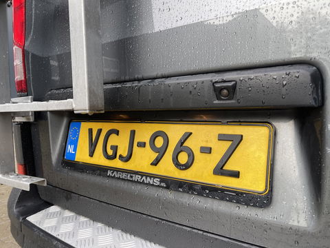 Volkswagen Crafter 35 2.0 TDI 140pk automaat L3H3 ( voorheen L2H2 ) Trendline / vaste prijs rijklaar € 16.950 ex btw / lease vanaf € 285 / grijs metallic / airco / cruise / pdc rondom / trekhaak / imperial