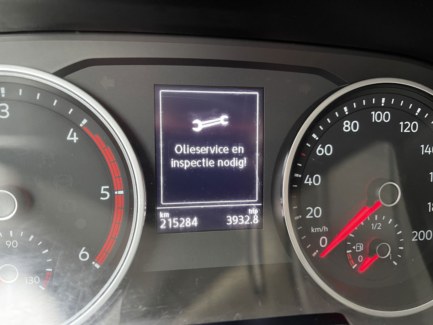 Volkswagen Crafter 35 2.0 TDI 140pk automaat L3H3 ( voorheen L2H2 ) Trendline / vaste prijs rijklaar € 16.950 ex btw / lease vanaf € 285 / grijs metallic / airco / cruise / pdc rondom / trekhaak / imperial