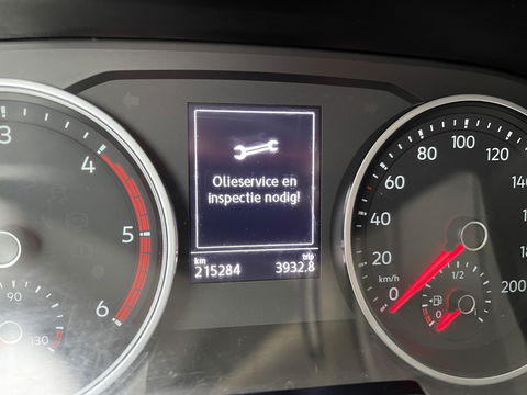 Volkswagen Crafter 35 2.0 TDI 140pk automaat L3H3 ( voorheen L2H2 ) Trendline / vaste prijs rijklaar € 16.950 ex btw / lease vanaf € 285 / grijs metallic / airco / cruise / pdc rondom / trekhaak / imperial