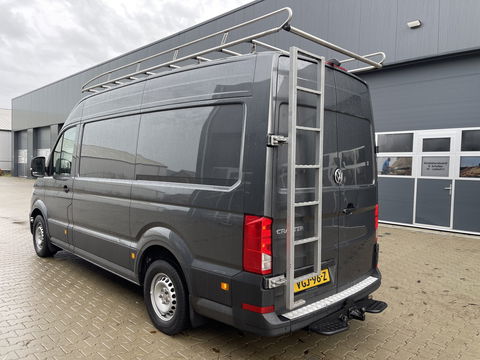 Volkswagen Crafter 35 2.0 TDI 140pk automaat L3H3 ( voorheen L2H2 ) Trendline / vaste prijs rijklaar € 16.950 ex btw / lease vanaf € 285 / grijs metallic / airco / cruise / pdc rondom / trekhaak / imperial