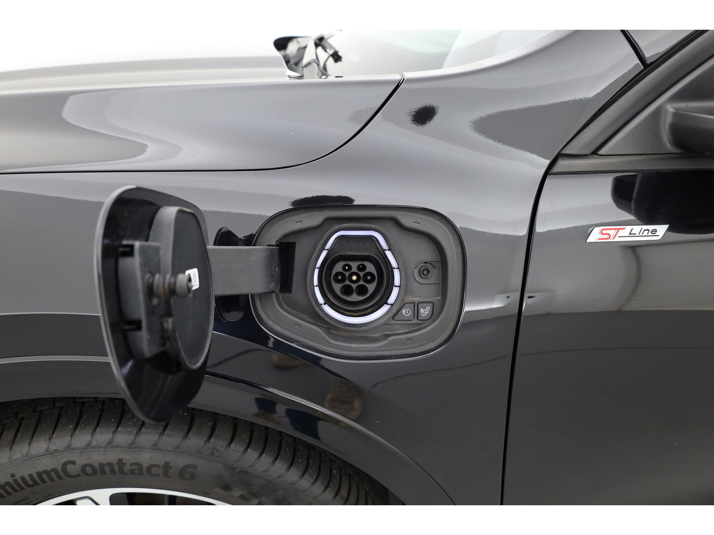 Ford Kuga 2.5 PHEV ST-Line X | Winter Pack | Dig. Cockpit | HUD | B&O Audio | Keyless | Adapt. Cruise | CarPlay | Camera | 19''